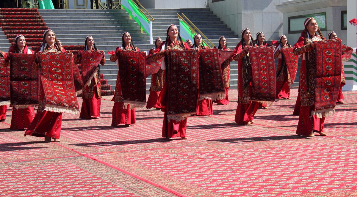 Turkmenistan marked the holiday of the Turkmen carpet